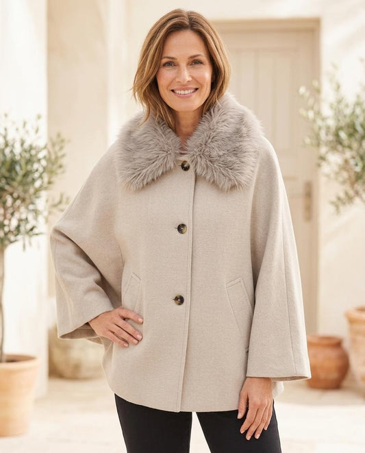 ExpressOutlet24 - Colar | Flared-Sleeve Faux-Fur Collar Coat Women